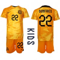 Camiseta Países Bajos Denzel Dumfries #22 Primera Equipación Replica Mundial 2022 para niños mangas cortas (+ Pantalones cortos)